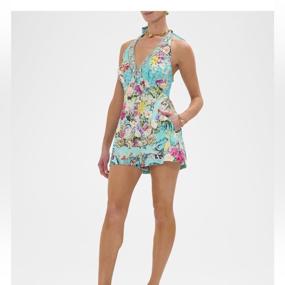 Camilla
Gardens of Queluz Button-Front Halter
Playsuit
8160
NWT’s - Picture 2 of 6